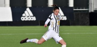 Calcio femminile, sì al professionismo: svolta dal 1° luglio