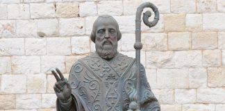 A Bari statua San Nicola donata da Putin, petizione per rimuoverla