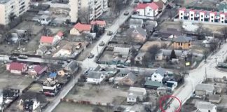 Bucha, tank russo spara su civile in bici: il video dal drone