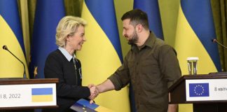 Von der Leyen a Zelensky: “Primo passo Ucraina verso Ue”