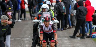 Covi vince la 20^ tappa, Hindley nuova maglia rosa