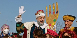 Migliaia di persone a Castel Goffredo per il ritorno del Carnevale e i 150 anni di Re Gnocco