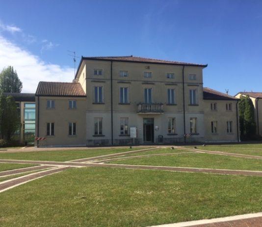 Curtatone, rottura definitiva nell’opposizione: tre consiglieri sfiduciano la capogruppo Emiliani