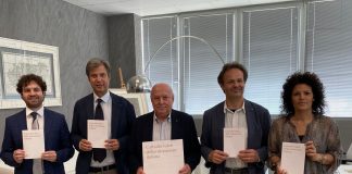 Gestori dei locali e magistrati uniti a Mantova per l’iniziativa “bevi responsabilmente” Gestori dei locali e magistrati uniti a Mantova per l'iniziativa “bevi responsabilmente"