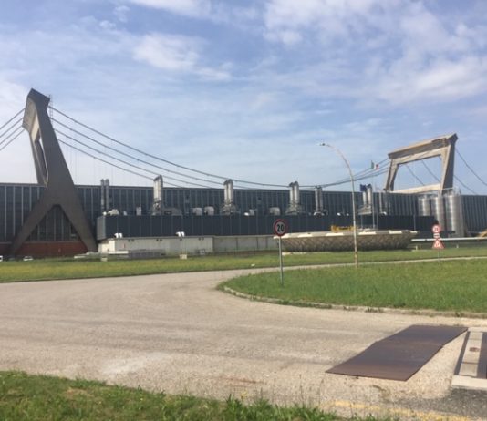 Odori dalla Cartiera, ancora segnalazioni: chiesti nuovi interventi. I residenti abbandonano il tavolo