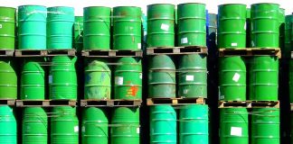Petrolio Russia, Mosca all’Ue: “Troveremo nuovi importatori”