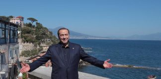 Discesa in campo, partito e governo: le parole di Berlusconi a Napoli
