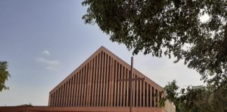 Il vescovo Marco Busca consacrerà la nuova parrocchiale di Pegognaga domenica 18 settembre E' UFFICIALE, IL VESCOVO MONS BUSCA CONSACRERA' LA NUOVA PARROCCHIALE DI PEGOGNAGA DOMENICA 18 SETTEMBRE