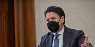 Reddito di cittadinanza, Conte: “Dobbiamo difenderlo, linee rosse non vanno superate”