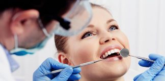 Tangenti sulle protesi dentali, ai domiciliari due medici e tre manager