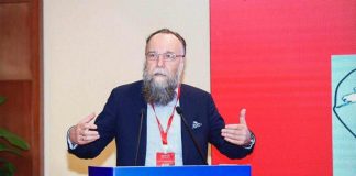 Russia, Dugin: “Putin non ascolterà Papa o Salvini, inutili viaggi a Mosca”