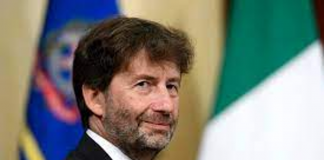 Franceschini loda Conte, sarcasmo Calenda e mezzo Pd mugugna
