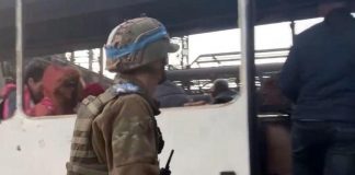 Azovstal, il comandante: “Evacuati civili e feriti, ora fuori vittime”