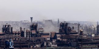 Mariupol, Zelensky: “Opzioni diplomatiche per salvare militari Azovstal”