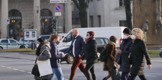 Covid oggi Lombardia, 5.305 contagi e 15 morti. A Milano 1.604 casi