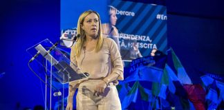 Fdi, Meloni: “Noi non siamo surfisti, non cavalchiamo onda”