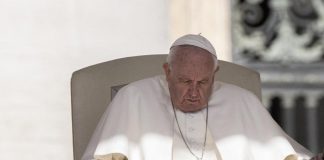 Mariupol, appello del Papa: “Corridoi umanitari per persone intrappolate”