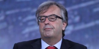 Burioni: “Mascherine non sono inutili, scienza lo prova”