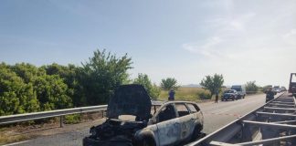 Sardegna, assalto a furgone portavalori: spari e auto in fiamme
