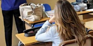 Covid, Bassetti: “Basta mascherina a scuola, unici in Ue con obbligo”