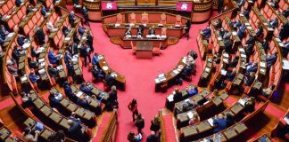 Dl Covid, via libera Senato a fiducia con 201 sì