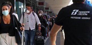 Mascherine al chiuso in Italia, Ricciardi: “Stop si può ma non su mezzi e in ospedale”