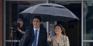 Russia vieta ingresso a Biden e moglie di Trudeau