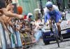 Giro d’Italia 2022, Yates vince crono e Van der Poel resta maglia rosa