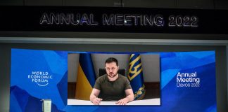 Ucraina, Zelensky a Davos: “Sanzioni massime contro la Russia”