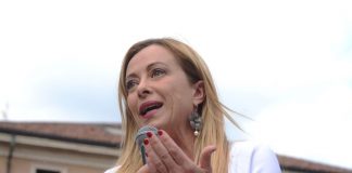Meloni “Fossi in Salvini e Berlusconi lascerei il governo”
