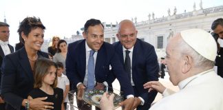 Usura e sovraindebitamento, Legge3.it ricevuta dal Papa