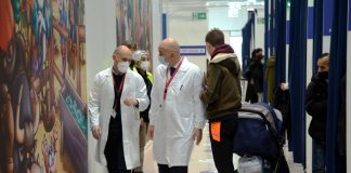 Covid, 30.526 nuovi casi e 18 decessi in 24 ore