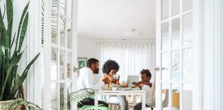 Case in legno e bioedilizia: tutti i vantaggi del legno da costruzione Case in legno e bioedilizia: tutti i vantaggi del legno da costruzione