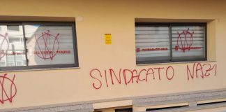 Cgil, scritte sulla sede di Olbia: “Landini nazi”