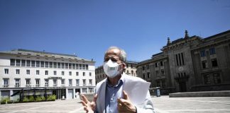 Covid, Crisanti: “Serve vaccino con durata più lunga, in autunno ci aspetta richiamo”