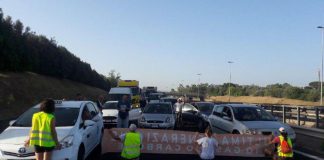 Roma, ambientalisti bloccano il Gra