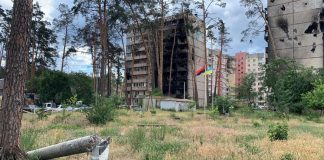 Draghi tra le macerie di Irpin: “Il mondo è con voi” – Video