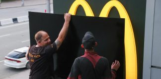 Russia, nuovi fast food al posto del McDonald’s: svelato logo