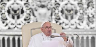 Papa: “Basta con le prediche moraliste”