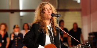 Patti Smith in concerto sotto il David di Michelangelo