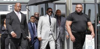 R. Kelly, condanna a 30 anni per racket e traffico sessuale