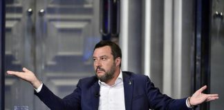 Salvini: “Governo? Se non taglia le tasse è complicato starci”