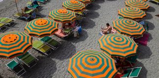 Caro spiagge, quando casa al mare costa meno del lettino