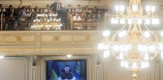 Ucraina, Zelensky: “Fermare carri armati Russia perché non arrivino a Praga”