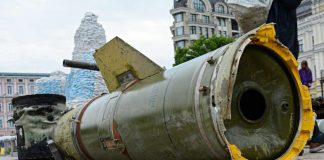 I Russi annunciano presa di Lysychansk ma Kiev smentisce, piovono missili