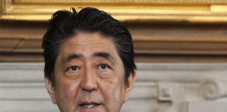 Attentato in Giappone, l’ex premier Abe è morto