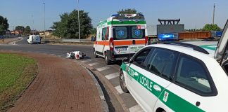 Goito, perde il controllo della moto a cade a terra: ferito un 67enne