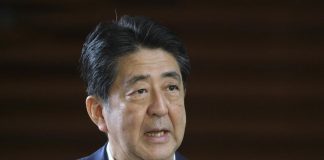Giappone, ex premier Abe ferito da colpi arma fuoco: “Non dà segni di vita”