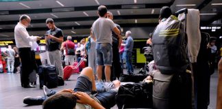 Incendio Firenze, oggi fiamme vicino aeroporto: stop a voli