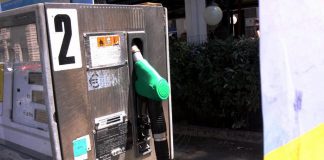 Benzina e gasolio, oggi prezzi ancora in calo
